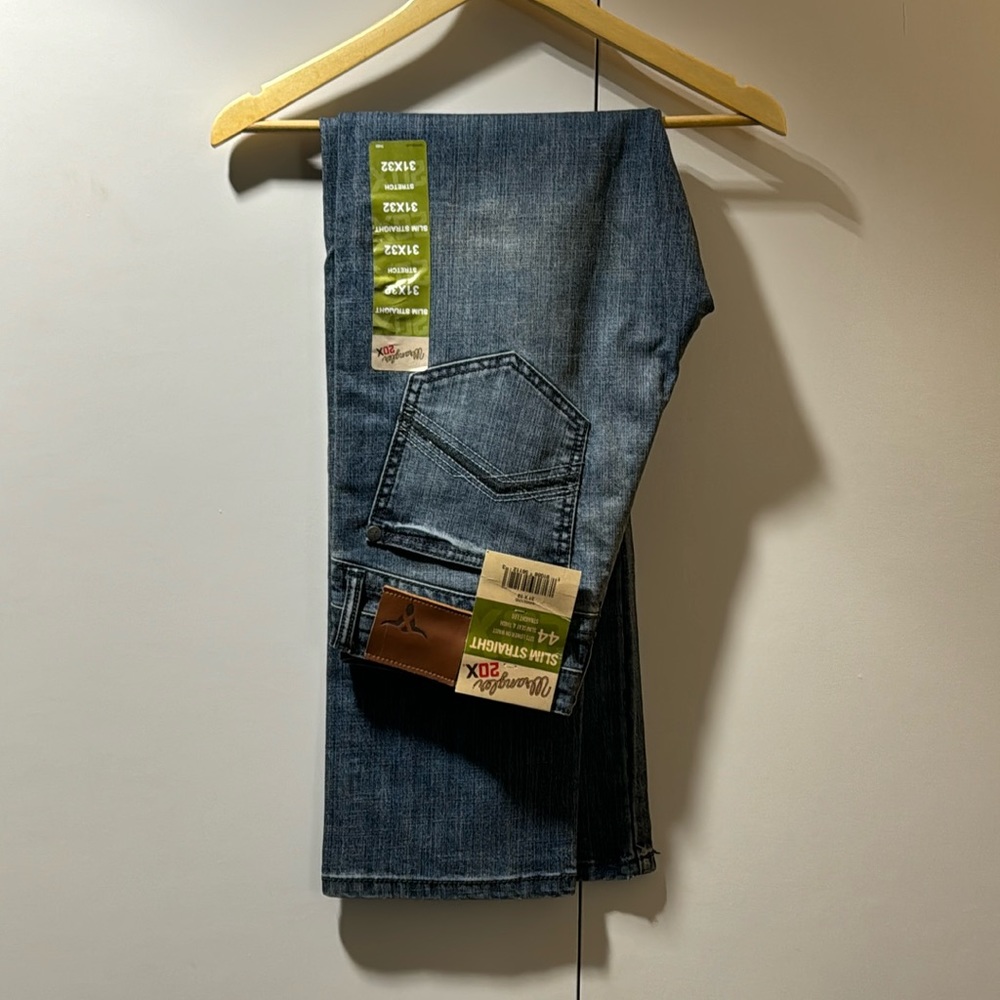 Men’s new with tags slim straight jeans